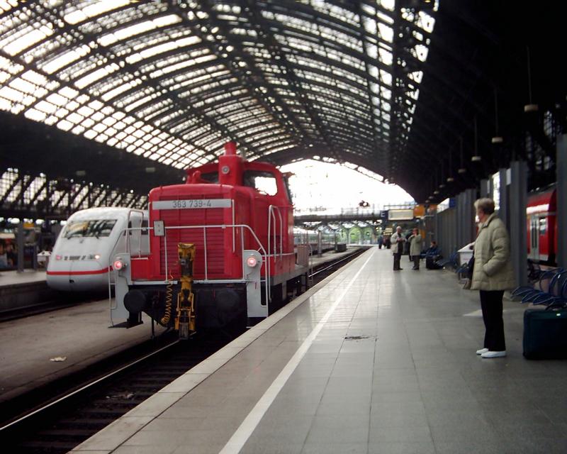 BR363 beim Rangieren im Klner Hbf.