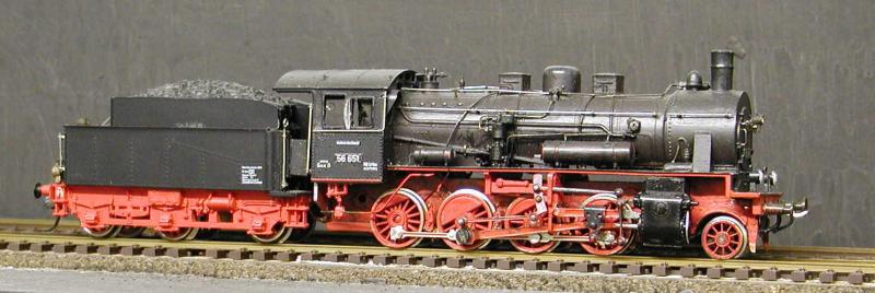 BR56...Neues Gesicht einer alten Piko-55. Tenderantrieb mit Glockenankermotor.