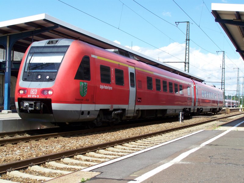 Br.612 074-5  Allgu-Franken-Express  (getauft auf den Namen Immenstadt i. Allgu) im Bahnhof Aalen. Dieser Zug fuhr nach einem Aufenthalt in Aalen zurck nach Ulm Hbf als IRE. Aufgenommen am 16.Juni 2007
