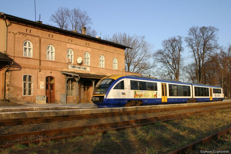 BR642 LausitzBahn als Personenzug nach Cottbus in Krzewina Zgorzelecka (Polen) am 16.12.2006