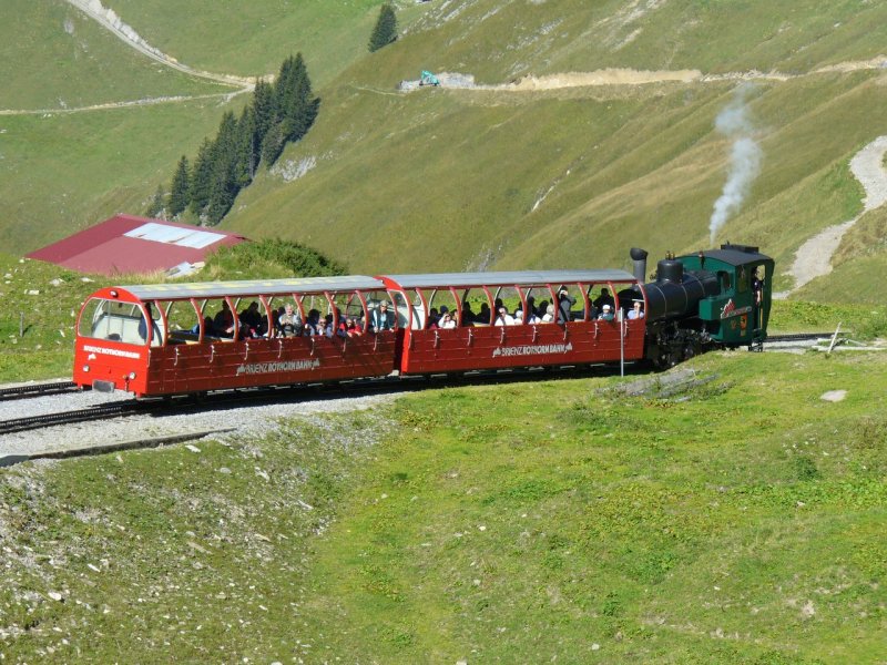 BRB - Personenzug mit Dampflok H 2/3 12 Unterwegs zum Gipfelbahnhof auf dem Brienzer Rothorn am 13.09.2007