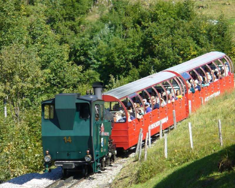 BRB - Personenzug mit Dampflok H 2/3 14 Unterwegs zum Gipfelbahnhof auf dem Brienzer Rothorn am 13.09.2007