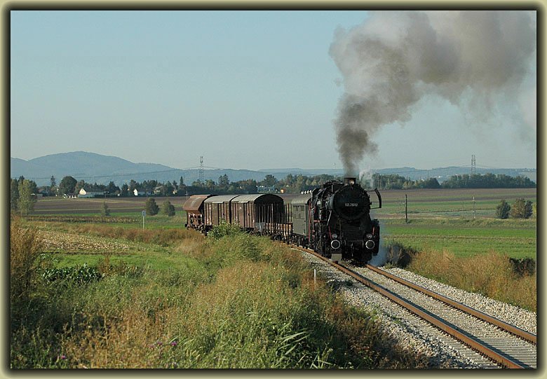 Brenner & Brenner 52.7612 in Tresdorf mit ihrem IGE Sonderzug R 16634 von Korneuburg nach Mistelbach am 23.9.2006.