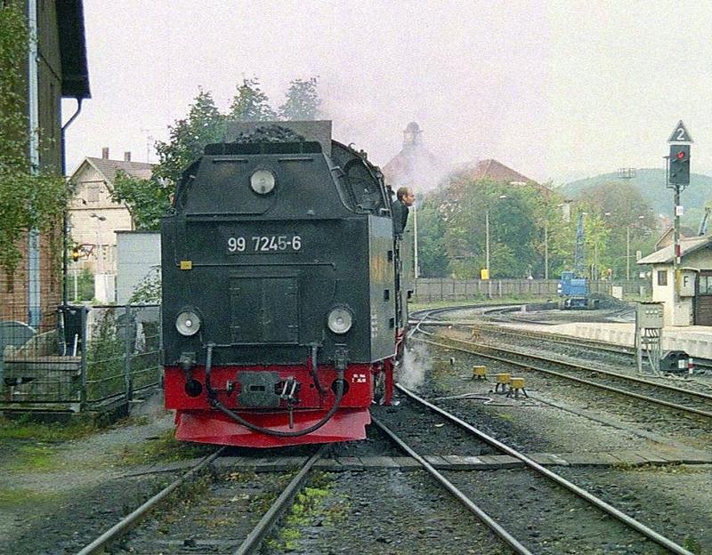 Brockenlok im Bahnhofsvorfeld in Wernigerode.
Lok fhrt zum Bereitgestellten Zug um diesen dann hinauf auf dem Brocken zu befrdern.