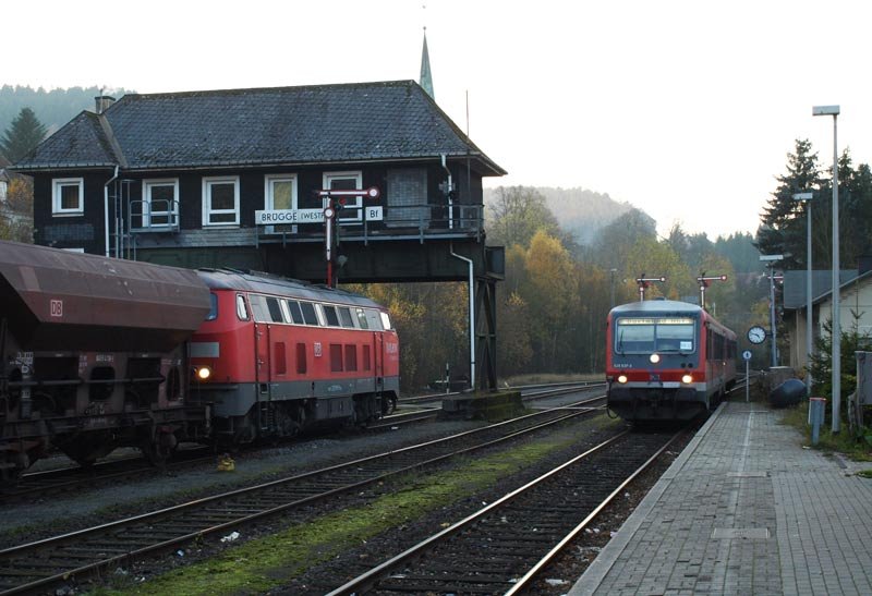 Brgge (Westf.) mit seinen alten Formsignalen.
SEV zwischen Brgge und Ldenscheid. Volmetalbahn Oktober 2008