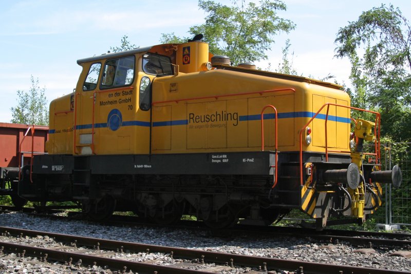 BSM Lok 70 diehnt am 26.7.09 beim Sommerfest der Hespertalbahn als Ausstellungsstck