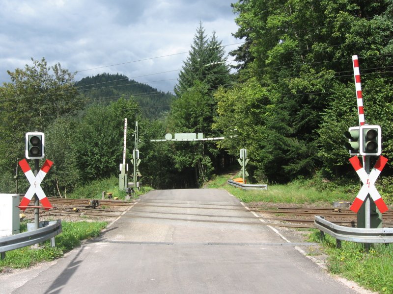 B Niederwasser bei km 52,2 der Schwarzwaldbahn am 2.9.07 REchts gehts in den Hippensbachtunnel und links ist die berleitstelle Niederwasser