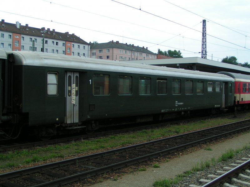 Buffetwagen Bryz (50 81 85-35 300-2) des Erlebniszug DONAU (Passau Hbf. 2006-07-01)