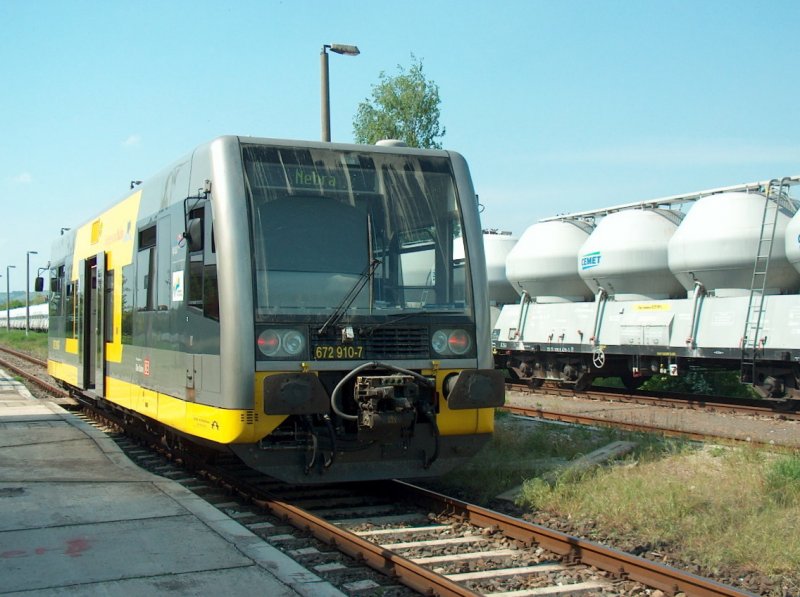 Burgenlandbahn 672 910-7  Landkreis Weienfels  im Bahnhof Karsdorf; 13.05.2008