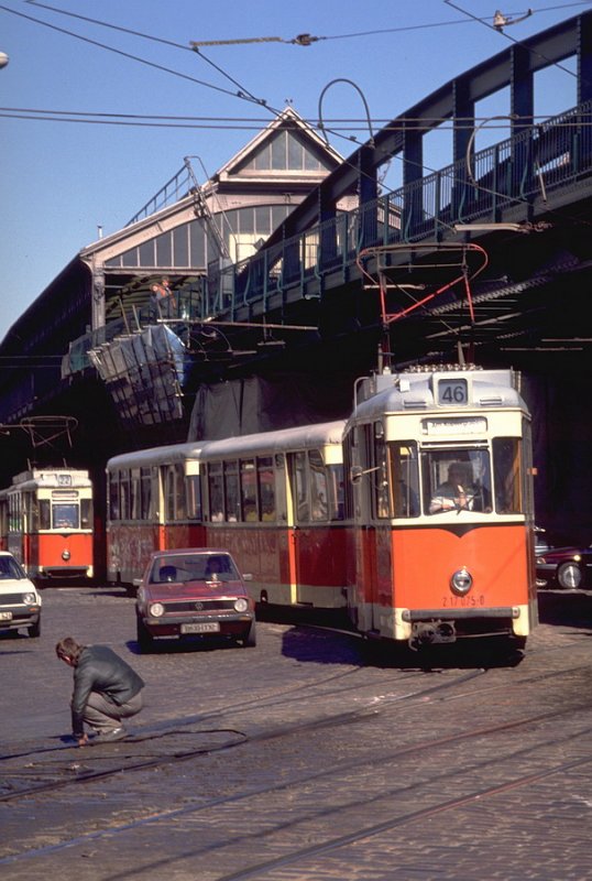 BVB 1990,zwei Reko Strassenbahnzüge in der Schönhauser Allee(Archiv P.Walter)