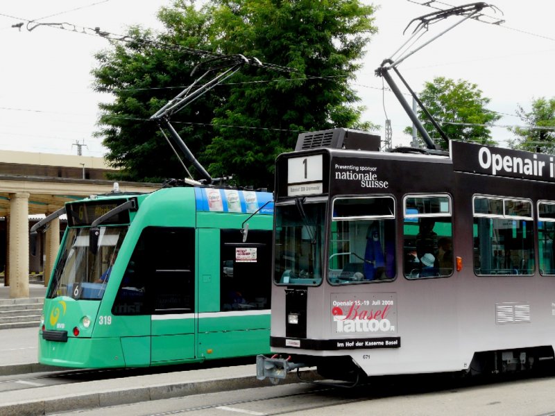 BVB - Be 4/8 671 vor Be 6/8 319 unterwegs auf den Linien 1 + 6 am 12.07.2008