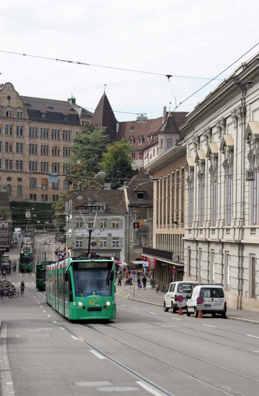 BVB Be 6/8 325 am Steinenberg am 15.August 2007