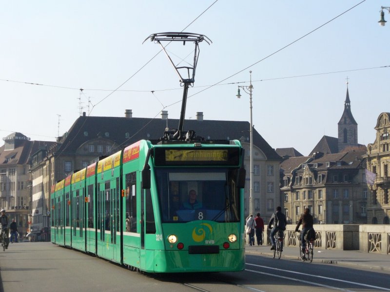 BVB - Combino Nr.324 unterwegs auf der Linie 8 am 03.011.2007