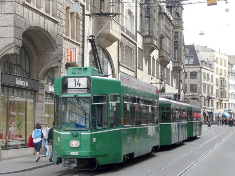 BVB - Tram Be 4/4 481 mit 2 Tramanhnger unterwegs auf der Linie 14 am 15.03.2008
