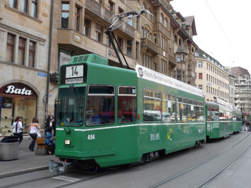 BVB - Tram Be 4/4  494 mit 2 Tramanhnger unterwegs auf der Linie 14 am 15.03.2008