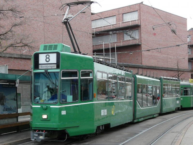 BVB - Tram Be 4/8  680 unterwegs auf der Linie 8 in Basel am 22.11.2008