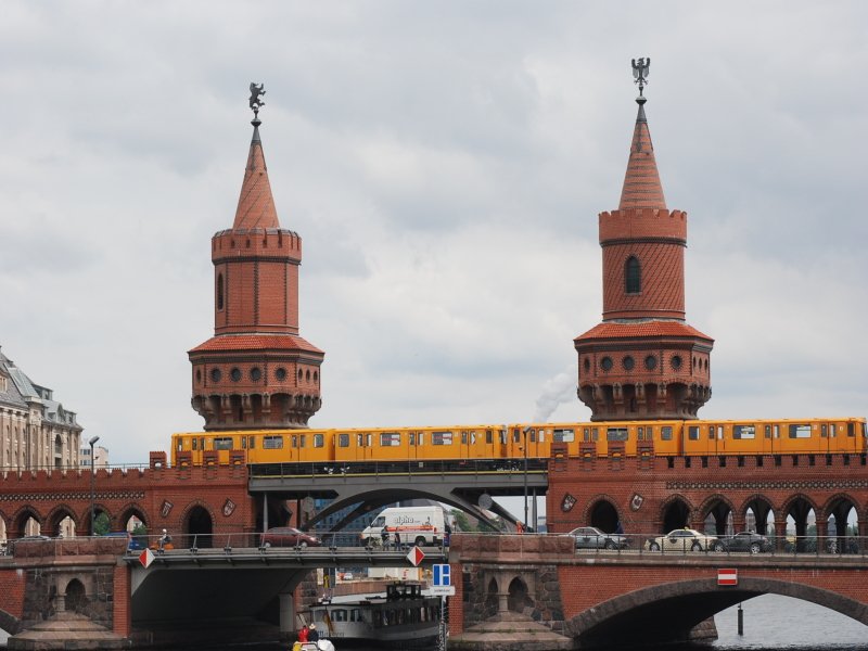 BVG Baureihe F Der Linie U1 auf der Oberbaumbrcke 02.06.07
