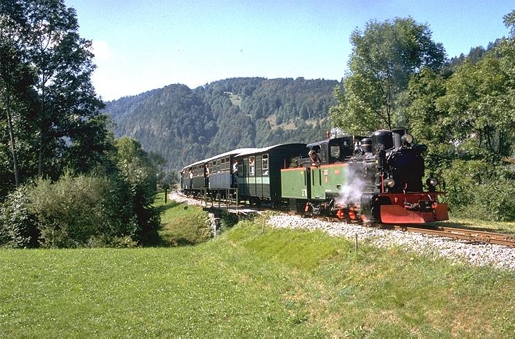 BWB 1991,Zug mit der  Nicki S  (Seidensticker Lok)kurz vor Bezau (Archiv P.Walter)