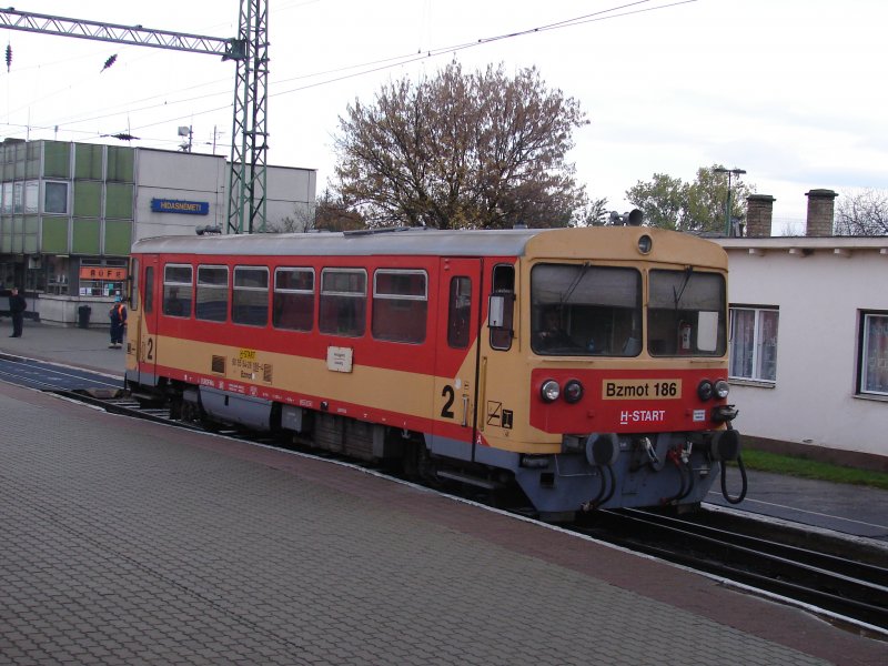 Bzmot 186 als OS im Bahnhof Hidasnmeti/Ungarn. Aufgenommen am 24.10.2007