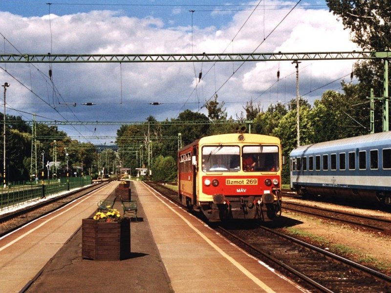 Bzmot 269 auf Bahnhof Keszthely am 8-8-2005. Bild und scan: Date Jan de Vries.