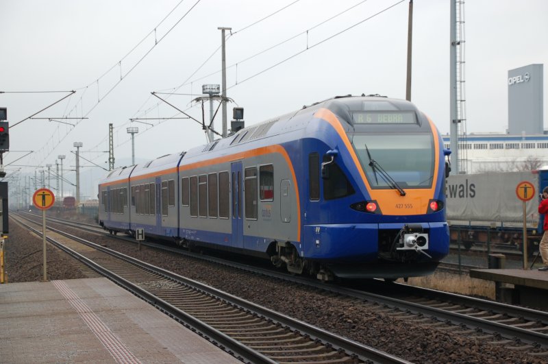 Cantus 427 055 nach seinem Stopp im Bahnhof Eisenach-Opelwerk. 22.02.2007