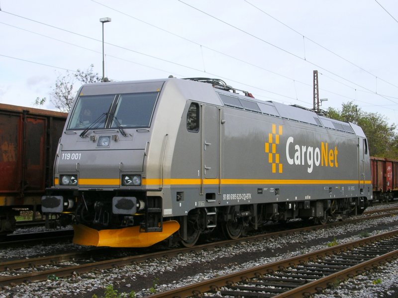 Cargo Net (Norwegisches Unternehmen) E 119 001 mit
UI Nr.(9180 6 185 620-2D-BTK) abgestellt im bergabe-Bahnhof WHE.(09.11.2008)
