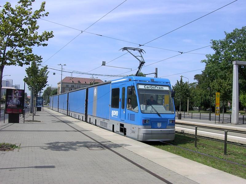 CarGo-Straenbahn am Straburger Platz (VW-Manufaktur) (2004)