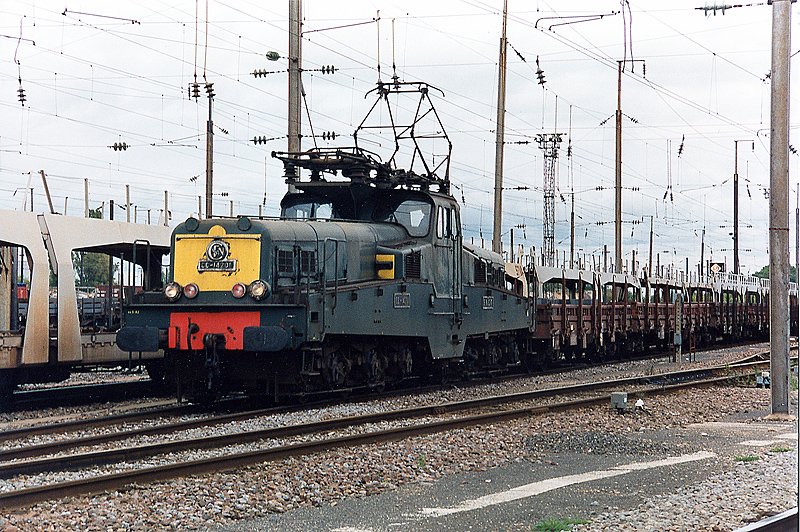CC 14 201 durchfhrt den Bhf von Thionville, 10-1993