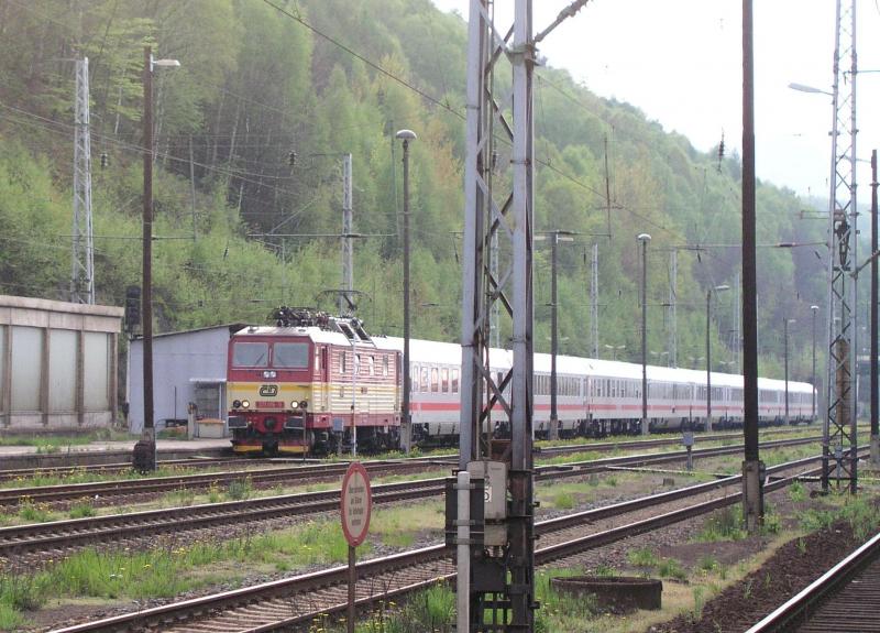 CD 371 015-9 am 26-4-2004 in Bad Schandau
