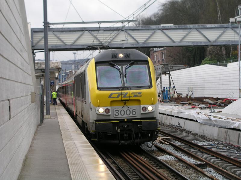 CFL 3006 Im Bahnhof Lige-Guillemins 13-4-2006