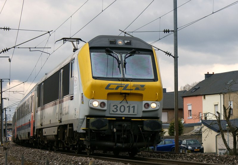 CFL 3011 IR von Liers nach Luxembourg bei Mersch am 29.03.2009 