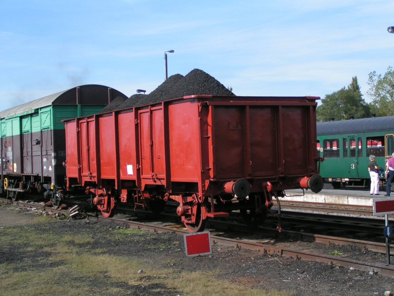 CFV3V: Vor kurzem wurde dieser Gterwagen, beladen mit Kohle, in Mariembourg abgestellt. 23.09.06