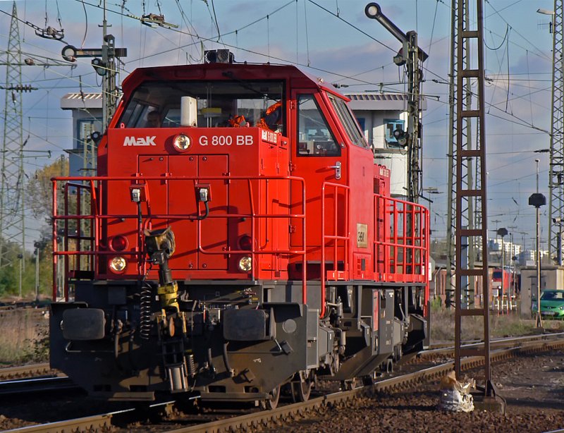 Chemion´s Lok 03, eine Mak G800BB, verlsst Lz. den Gbf Kln-Gremberg,  aufgenommen in Gremberg am 14.10.09