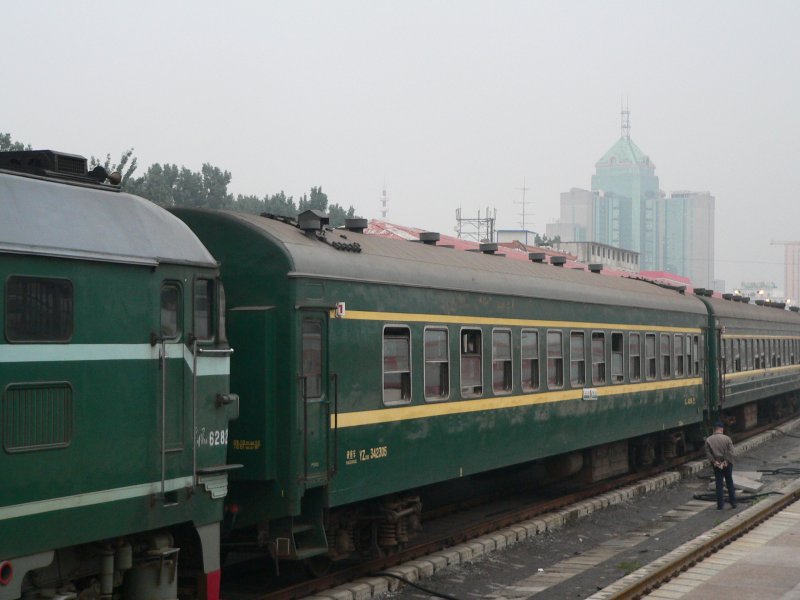 Chinesicher Schnellzugwagen, 13.9.2007, Peking Nordbahnhof (Xizhimen).