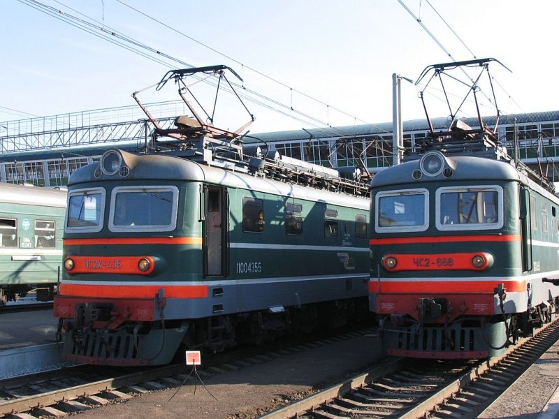 ChS2 – K – 435 und ChS2 – 666 (ЧC2 – 666) auf Bahnhof Omsk (Омск) am 10-9-2009.