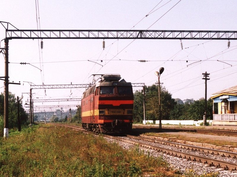 ChS4t-246 (ЧC4T-246) zwischen Vladimir (Владимир) und Kovrov (Ковров) bei Bogolyubovo am 31-08-2004. Bild und scan: Date Jan de Vries.
