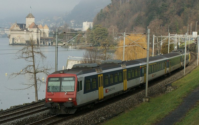 Chteau de Chillon Variationen I: Klassisch.
S1 12137 von Yverdon nach Villeneuve.
(21.12.08) 