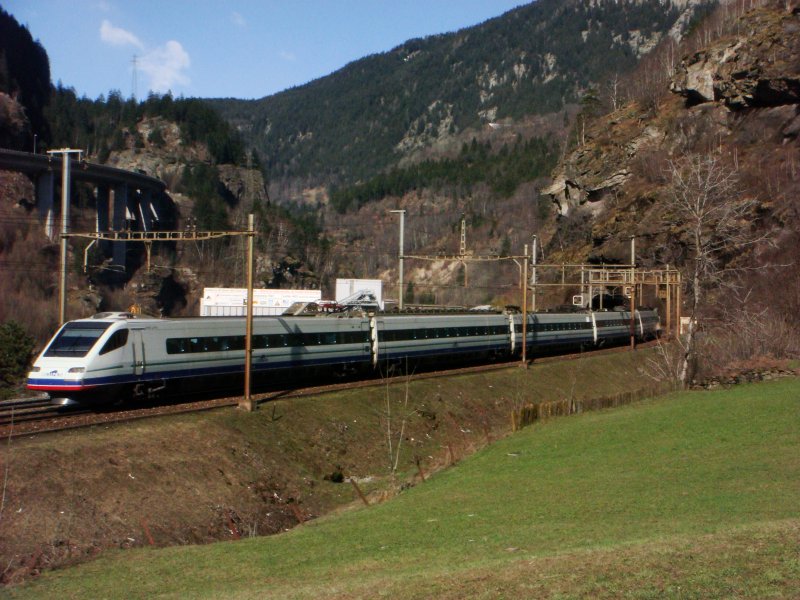 CIS ETR 470 oberhalb von Faido am 20.3.2008