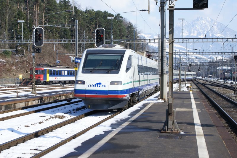 CIS ETR 470.009 fhrt am 8.3.08 in Arth-Goldau ein.