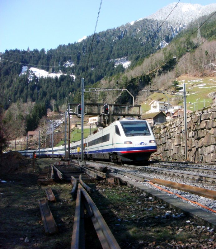 CIS nach Zrich HB am 28.03.2008 bei Intschi.