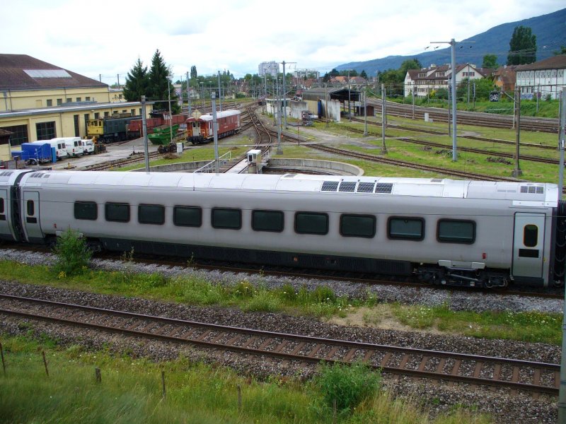 Cisalpino –  Fnfter von fnf Zwischenwagen ohne Wagen Nummer ?? des ETR 610 001 Abgestellt hinter dem SBB Depot in Biel / Bienne am 10.07.2007