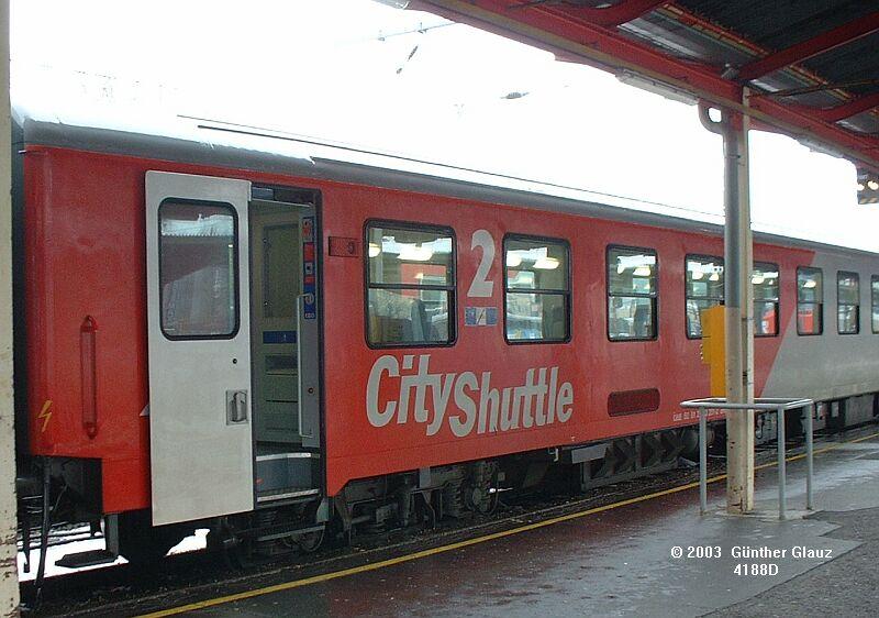 City-Shuttle-Zwischenwagen am 27.01.2003 in Salzburg Hbf.