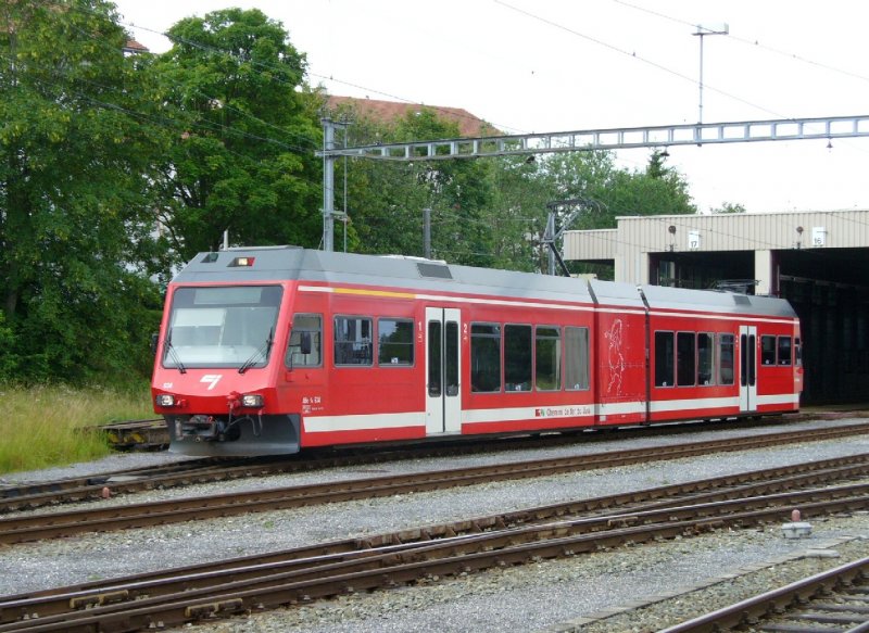 CJ - Triebwagen Be 2/6  634 bei der Ausfahrt aus dem Depot von Sainnelgier am 08.07.2007