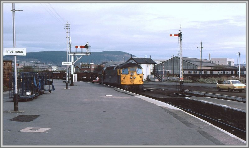 Class 31 in Inverness. (Archiv 04/80)