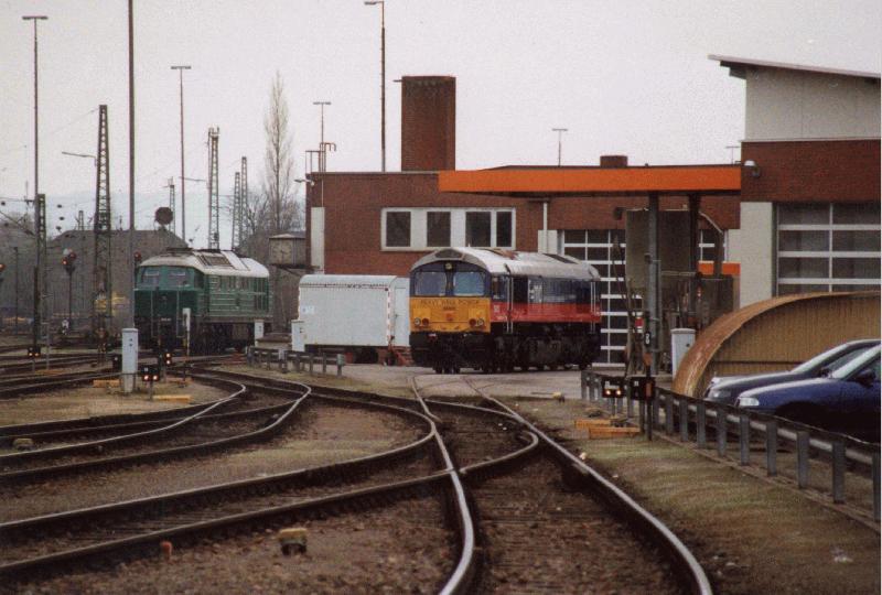 Class 66 und die 232 der Mindener Kreisbahn in Minden Ostern 2002