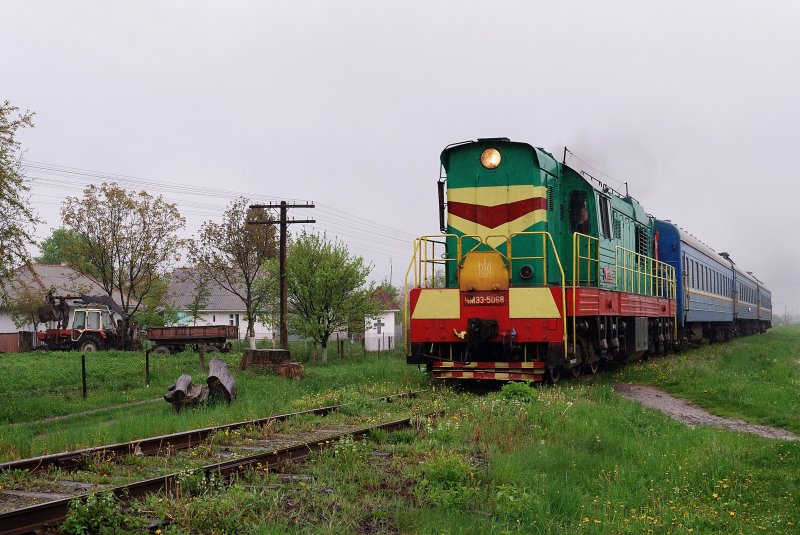 CME3 - 5068 mit dem 6475 bei Milijeve (04.05.2008)