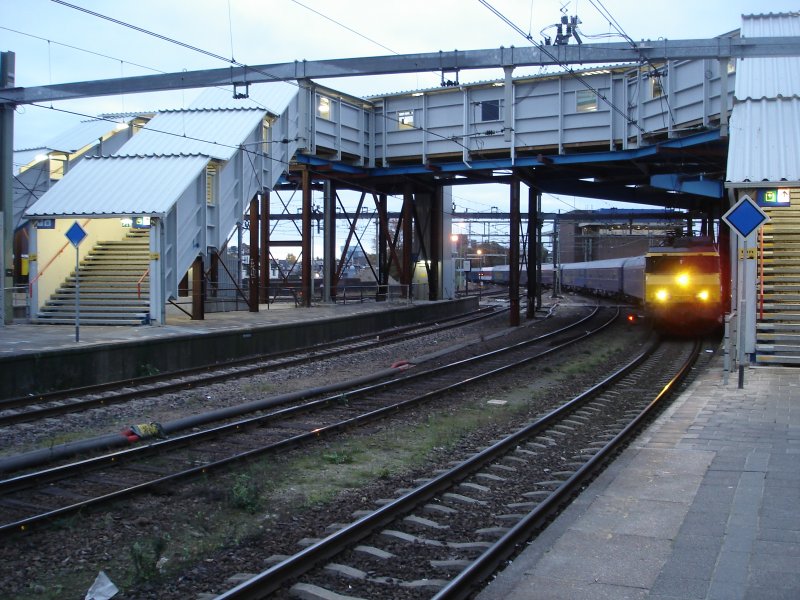 CNL 318 komt an in Arnhem am 13-10-2007.