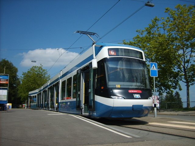 Cobra 3025 als Linie 6 auf die Endhaltestelle Zoo!