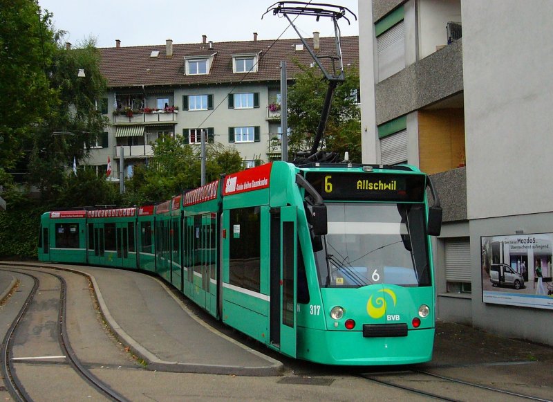 Combino 317 bei der Endhaltestelle Riehen Grenze am 19.09.05