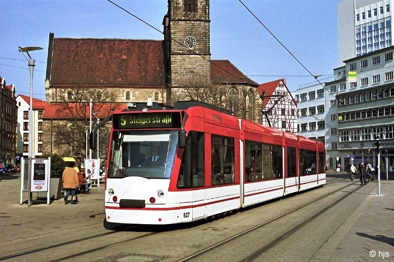 Combino 627 auf dem Anger (11. Mrz 2004; am Tag darauf kam das zeitweilige  Aus  fr einen Teil der Erfurter Combinos, darunter auch 627)  